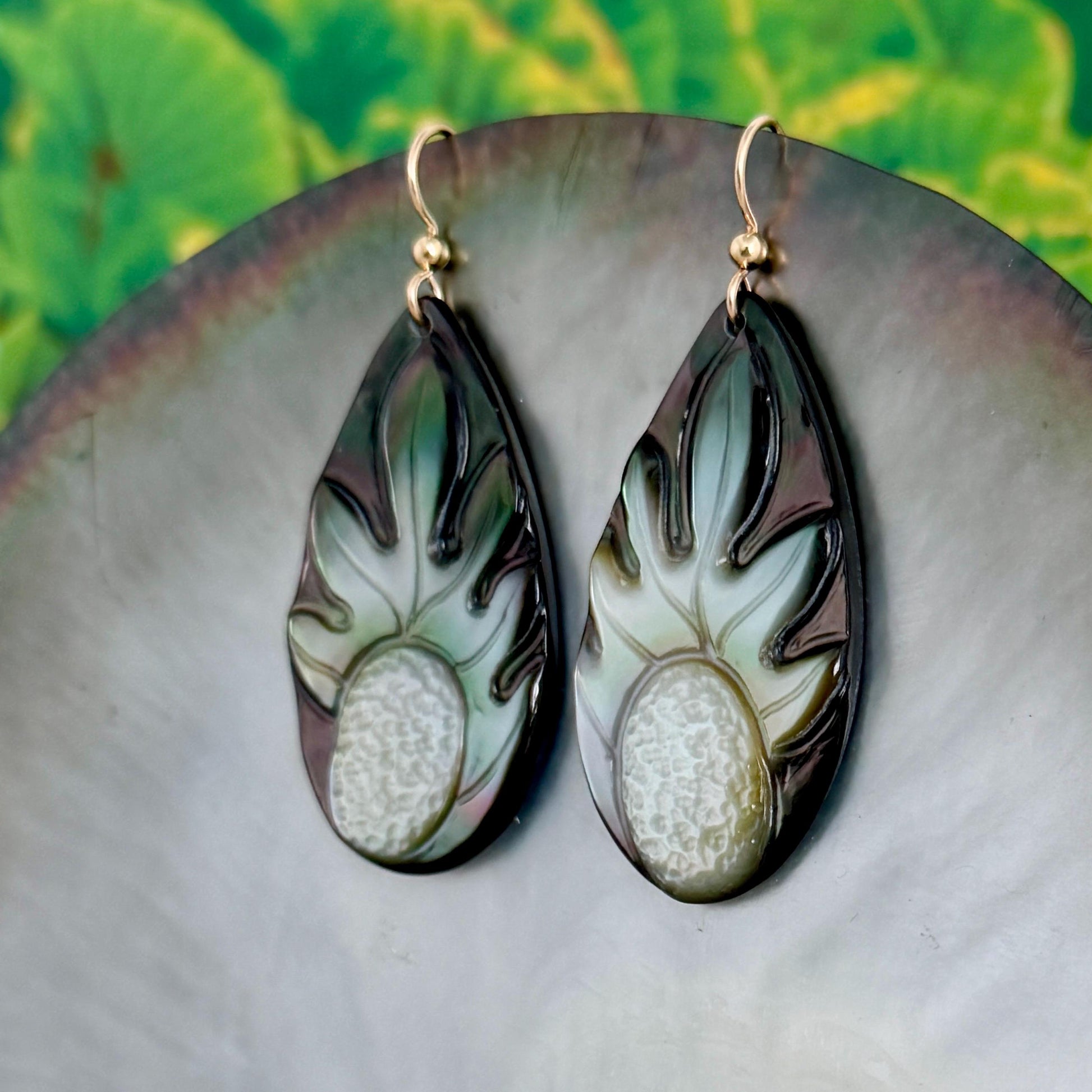 Ulu Earrings • Hawaiian Jewelry • Mother of Pearl shell