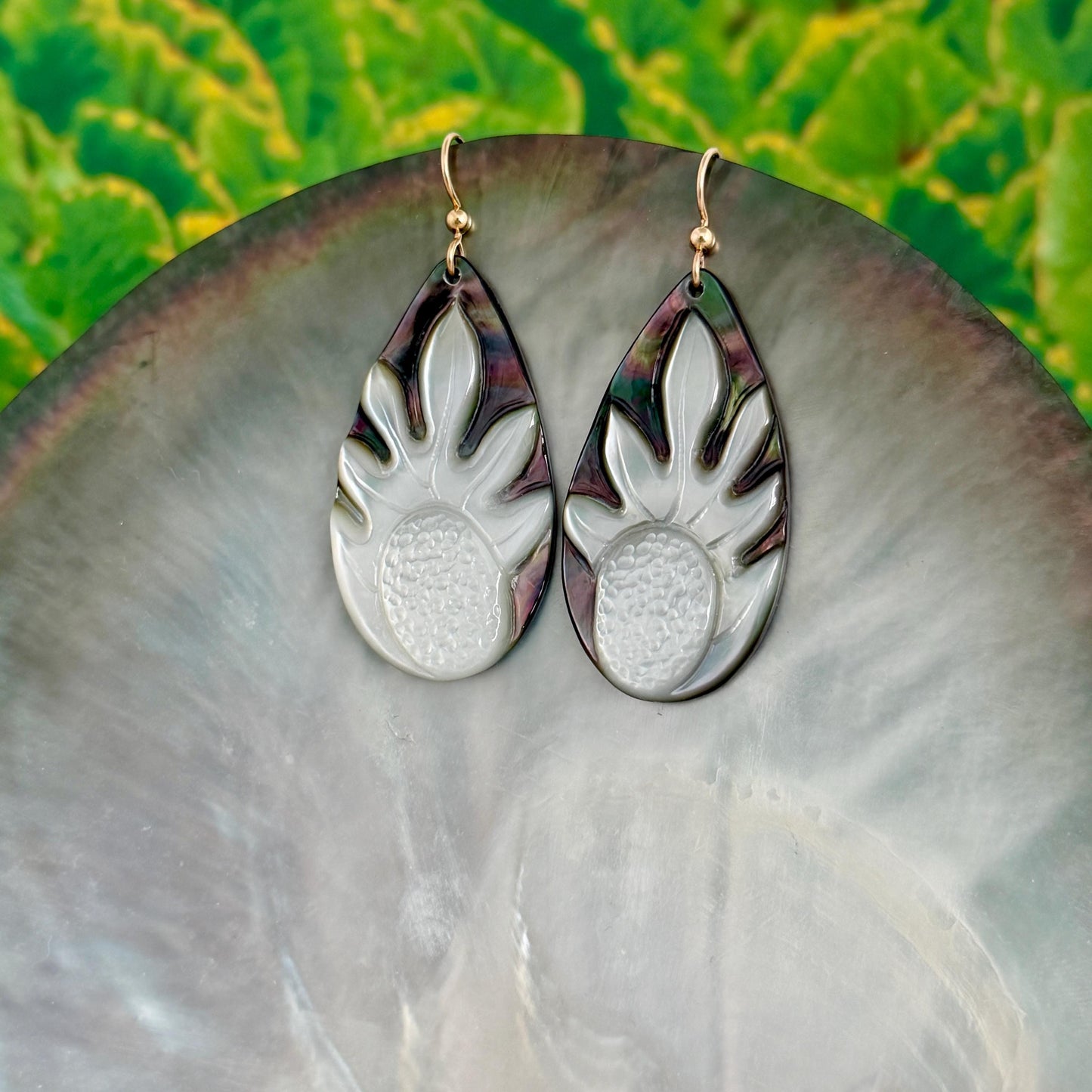 Ulu Earrings • Hawaiian Jewelry • Mother of Pearl shell