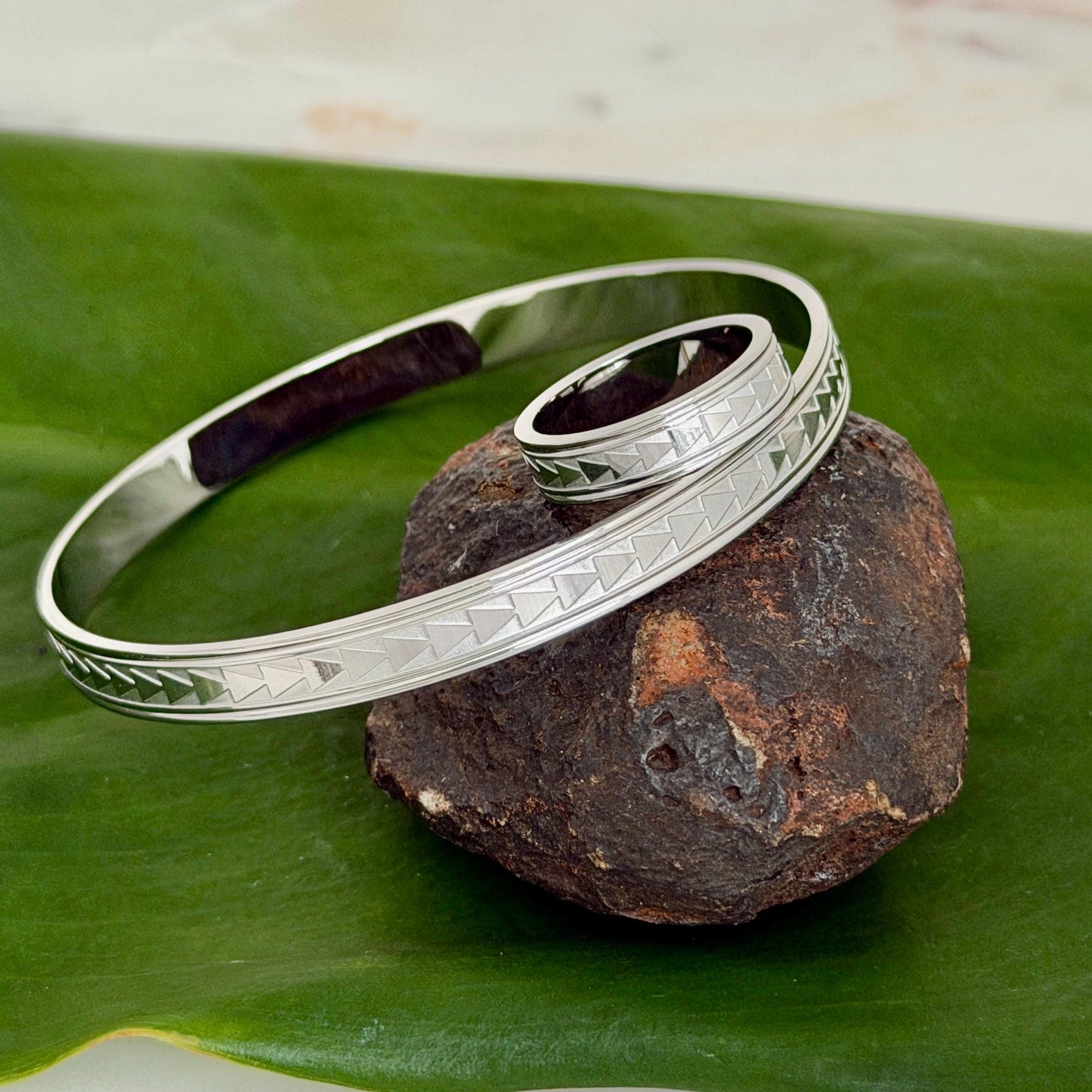 Hawaiian Bangle Bracelet in Stainless Steel – Traditional Triangle Jewelry