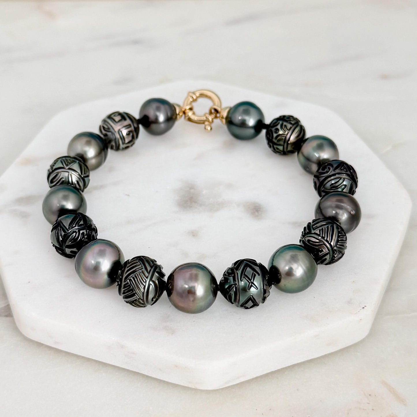 Tahitian Pearl Bracelet • Fully knotted Strand • Hand carved • EXCEPTIONAL