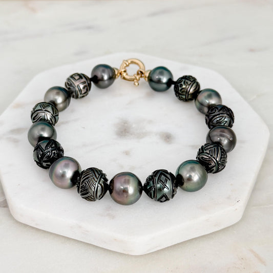Tahitian Pearl Bracelet • Fully knotted Strand • Hand carved • EXCEPTIONAL