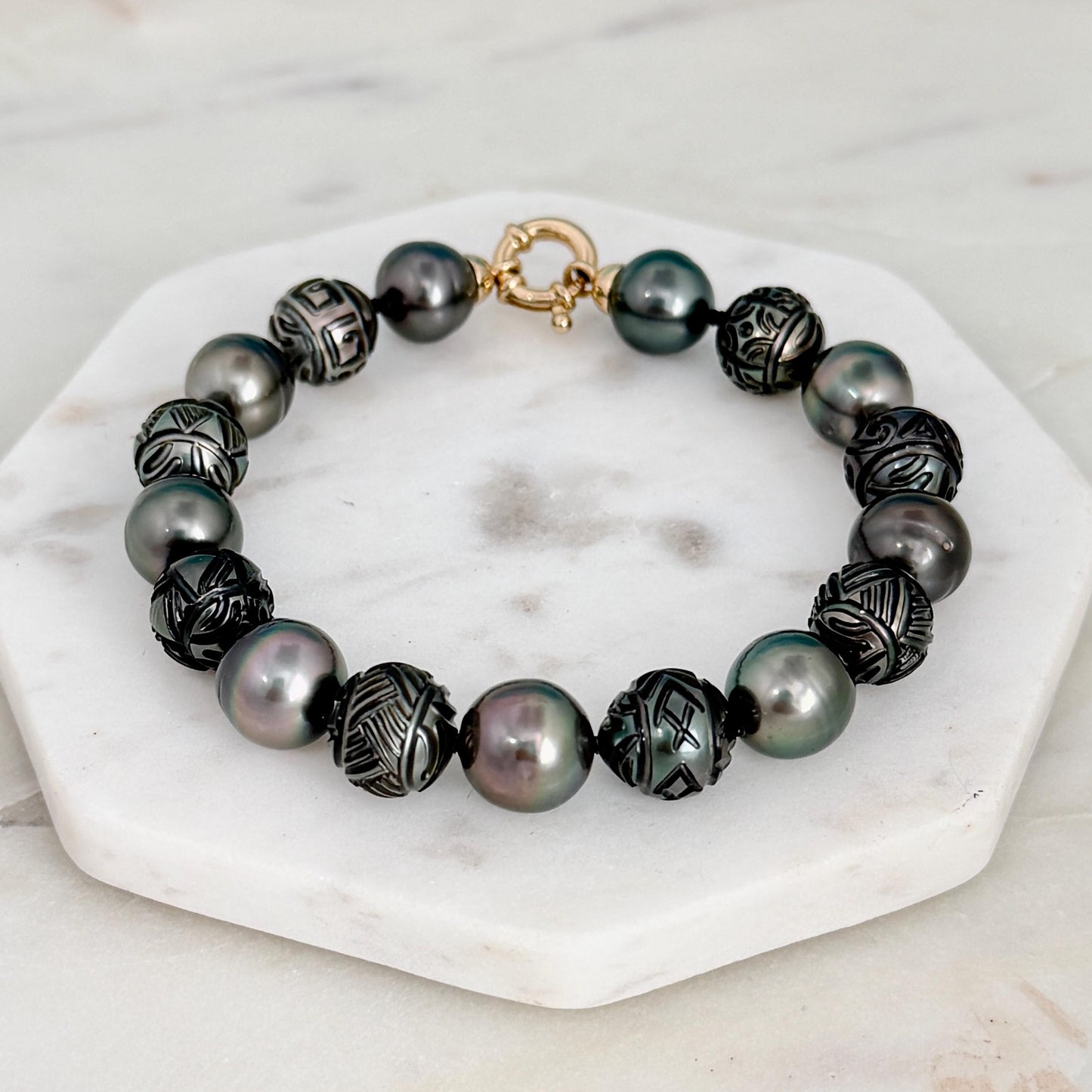Tahitian Pearl Bracelet • Fully knotted Strand • Hand carved • EXCEPTIONAL