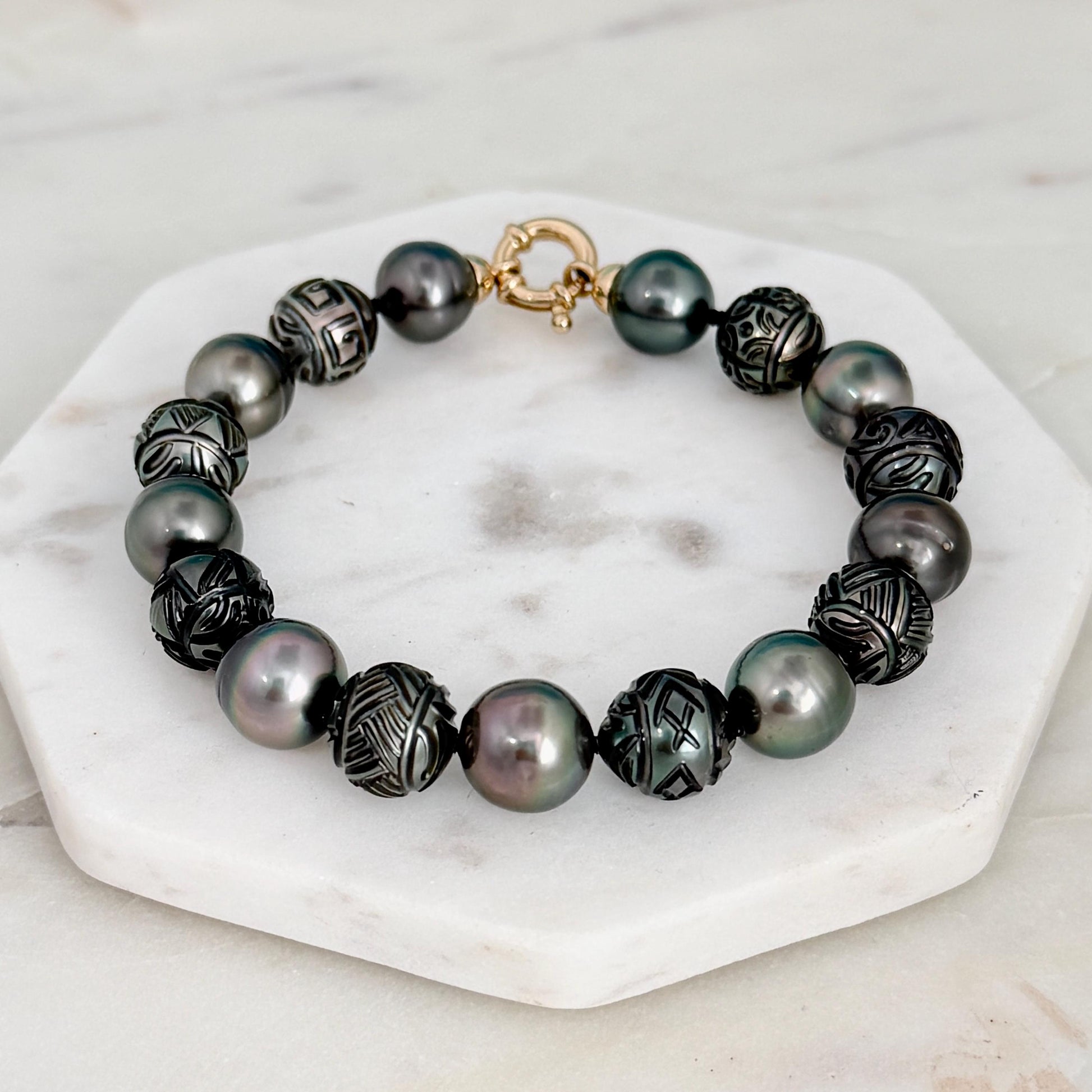 Tahitian Pearl Bracelet • Fully knotted Strand • Hand carved • EXCEPTIONAL