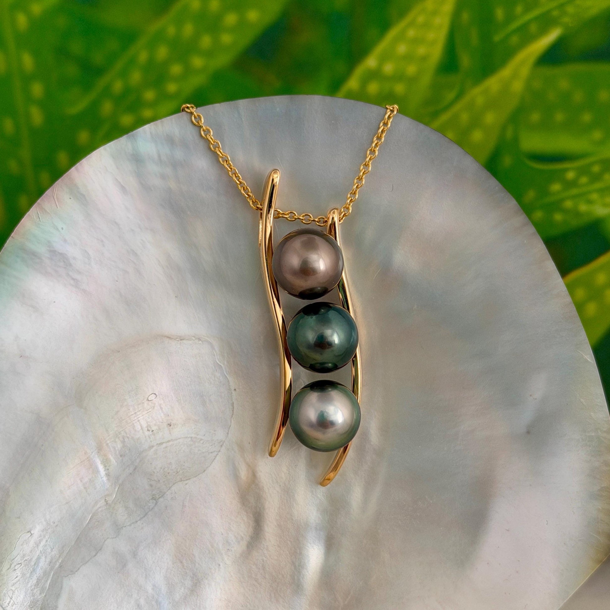 Triple Tahitian Pearl Necklace • RARE colorful pendant • Heavy Gold plated • Copper, Green, Peacock.
