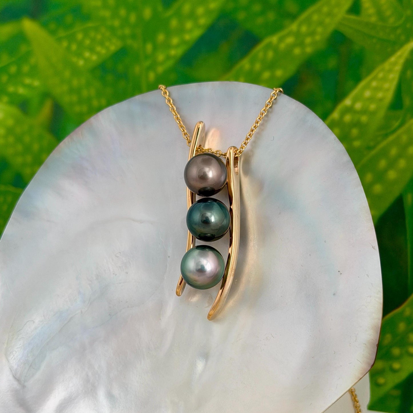 Triple Tahitian Pearl Necklace • RARE colorful pendant • Heavy Gold plated • Copper, Green, Peacock.