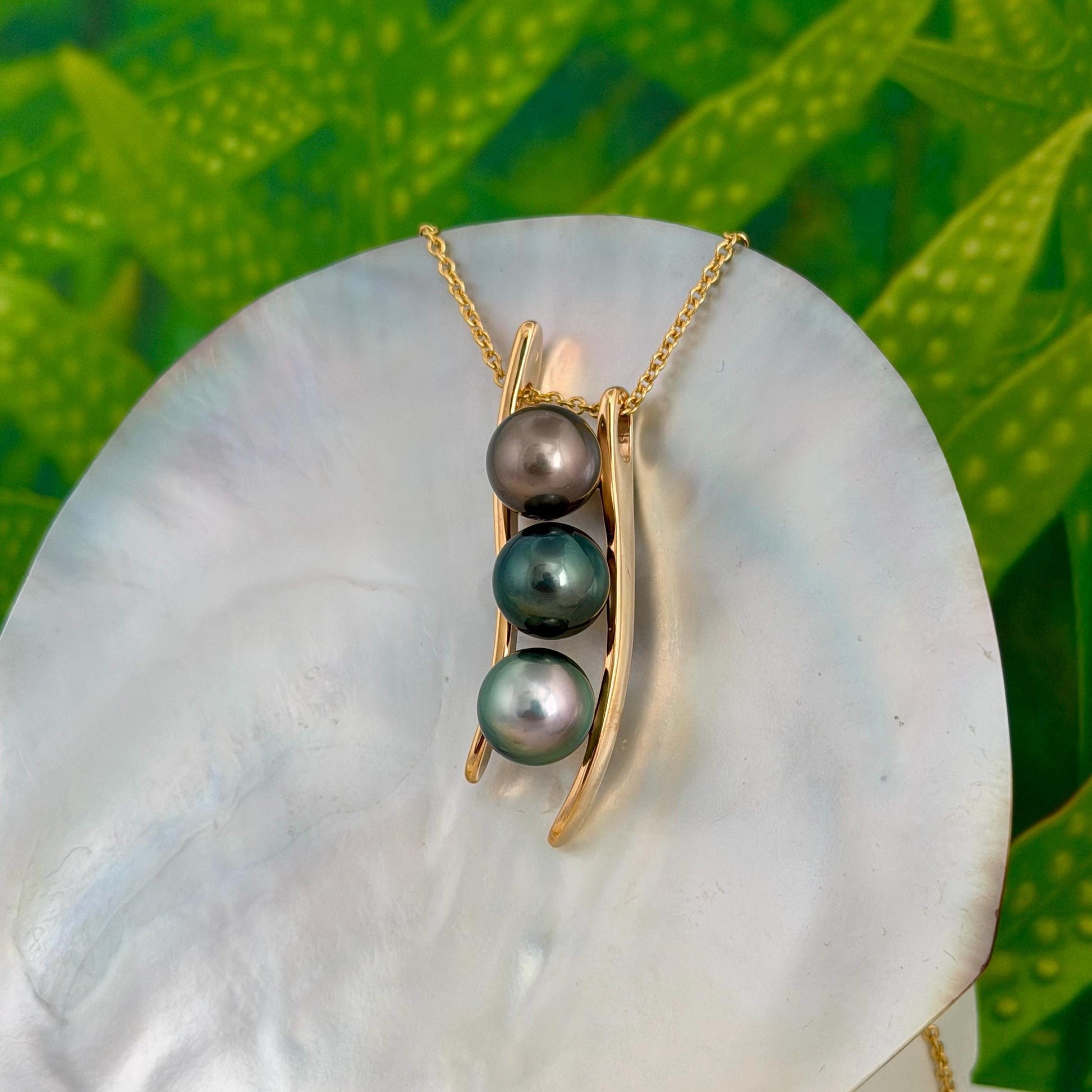 Triple Tahitian Pearl Necklace • RARE colorful pendant • Heavy Gold plated • Copper, Green, Peacock.