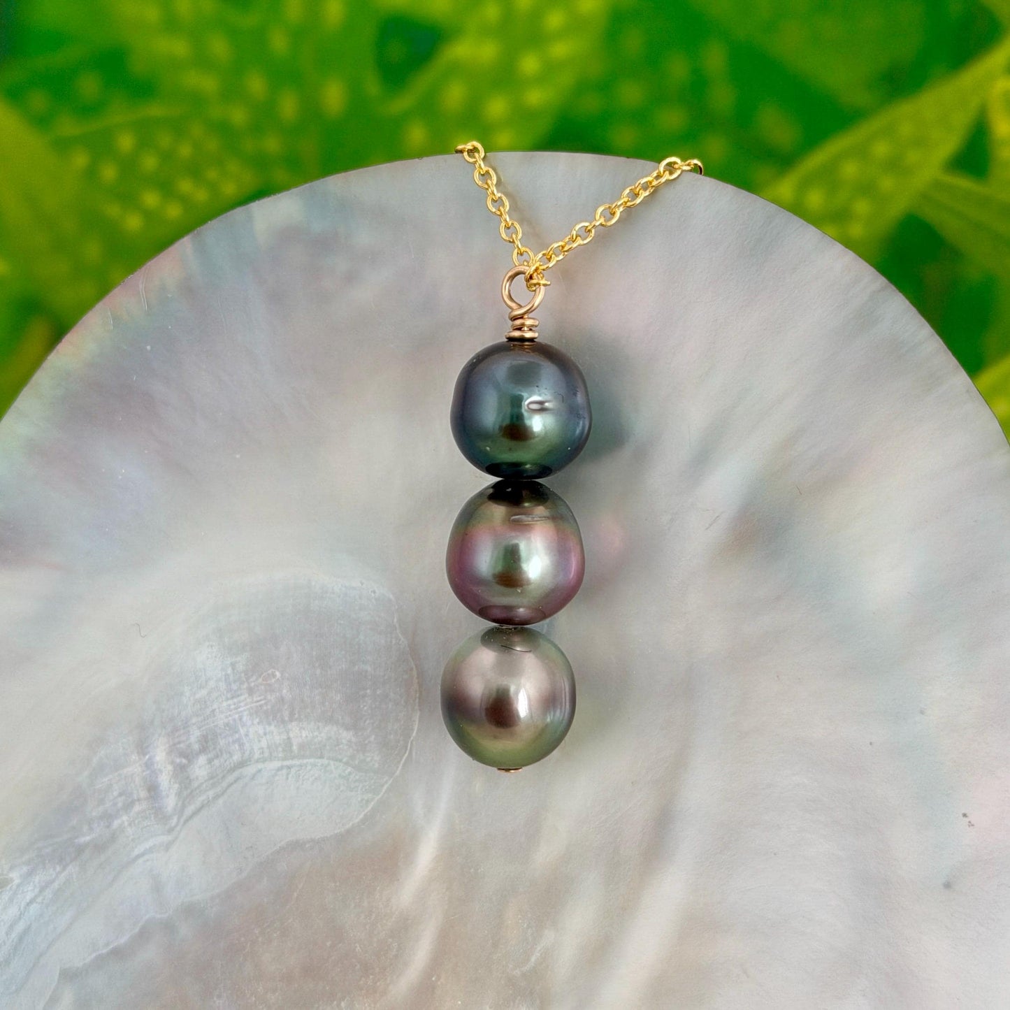 Tahitian Pearl Necklace • Triple • vertical bar • Blue, Aubergine pink, Pistachio • Gold filled