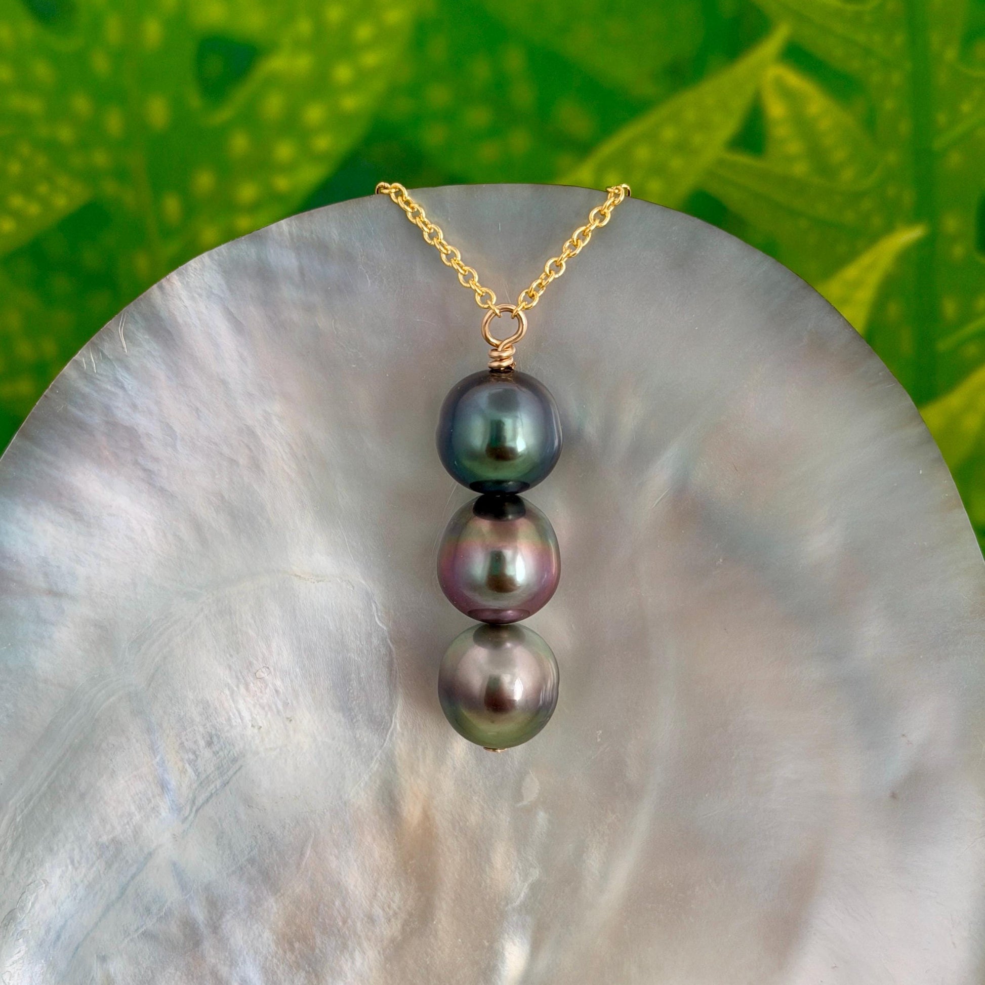 Tahitian Pearl Necklace • Triple • vertical bar • Blue, Aubergine pink, Pistachio • Gold filled