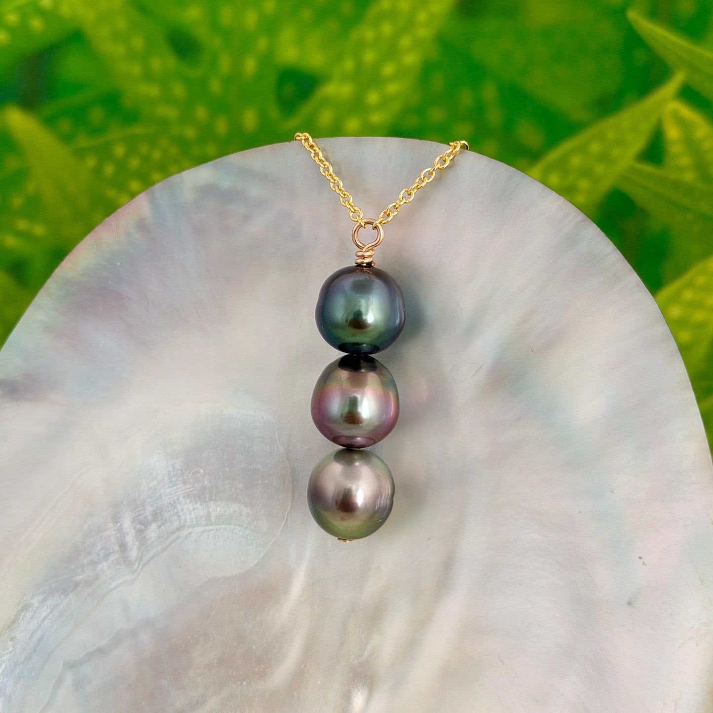 Tahitian Pearl Necklace • Triple • vertical bar • Blue, Aubergine pink, Pistachio • Gold filled