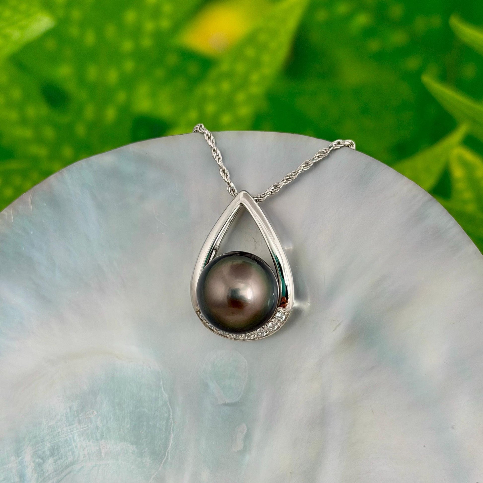Teardrop Tahitian pearl pendant with beautiful peacock pearl • Statement necklace with CZ