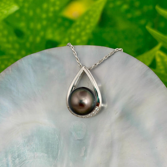 Teardrop Tahitian pearl pendant with beautiful peacock pearl • Statement necklace with CZ