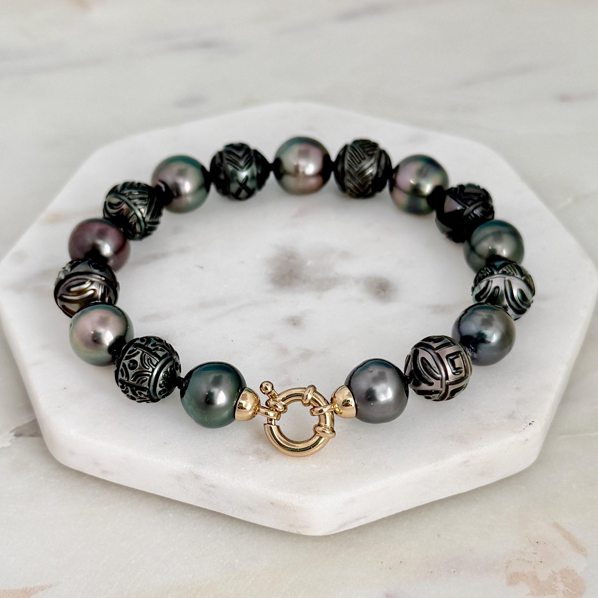 Tahitian Pearl Bracelet • Fully knotted Strand • Hand carved • EXCEPTIONAL