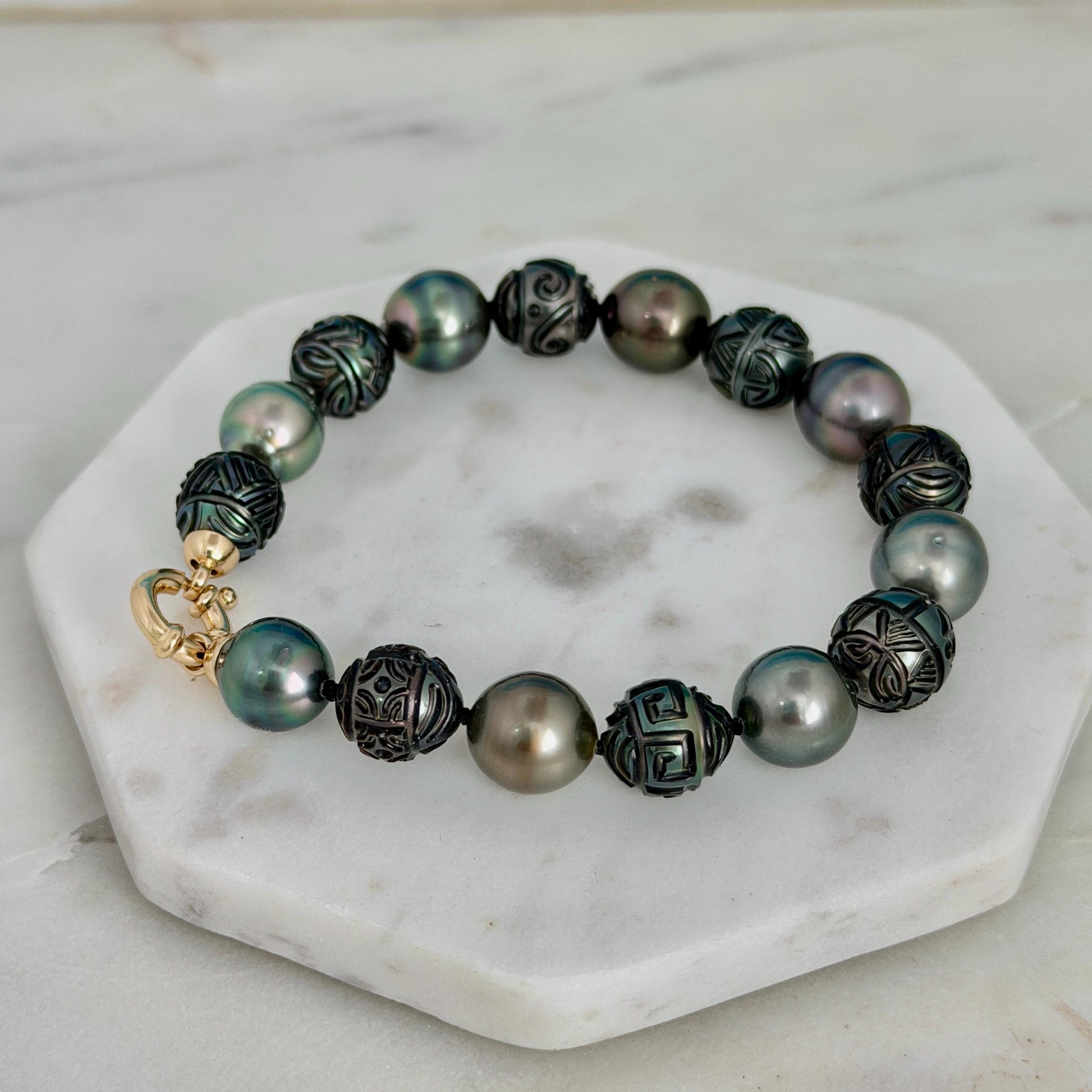 Tahitian Pearl Bracelet • Fully knotted Strand • Hand carved • EXCEPTIONAL