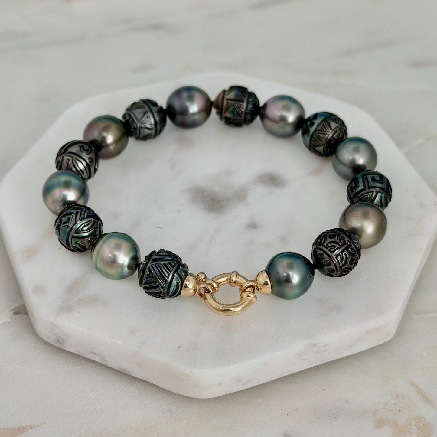 Tahitian Pearl Bracelet • Fully knotted Strand • Hand carved • EXCEPTIONAL