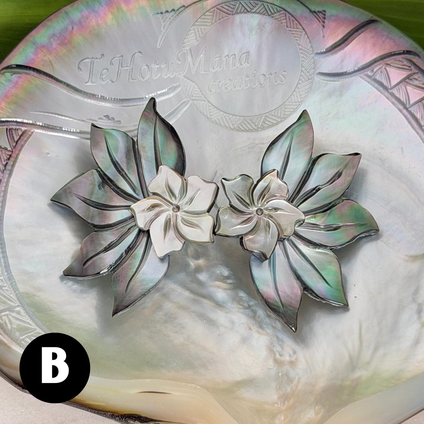 Mother of Pearl Shell earrings • Flower shape • Tropical • Carved jewelry