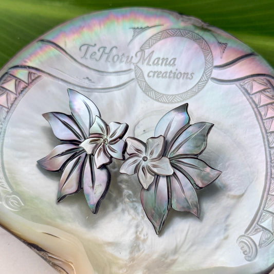 Mother of Pearl Shell earrings • Flower shape • Tropical • Carved jewelry