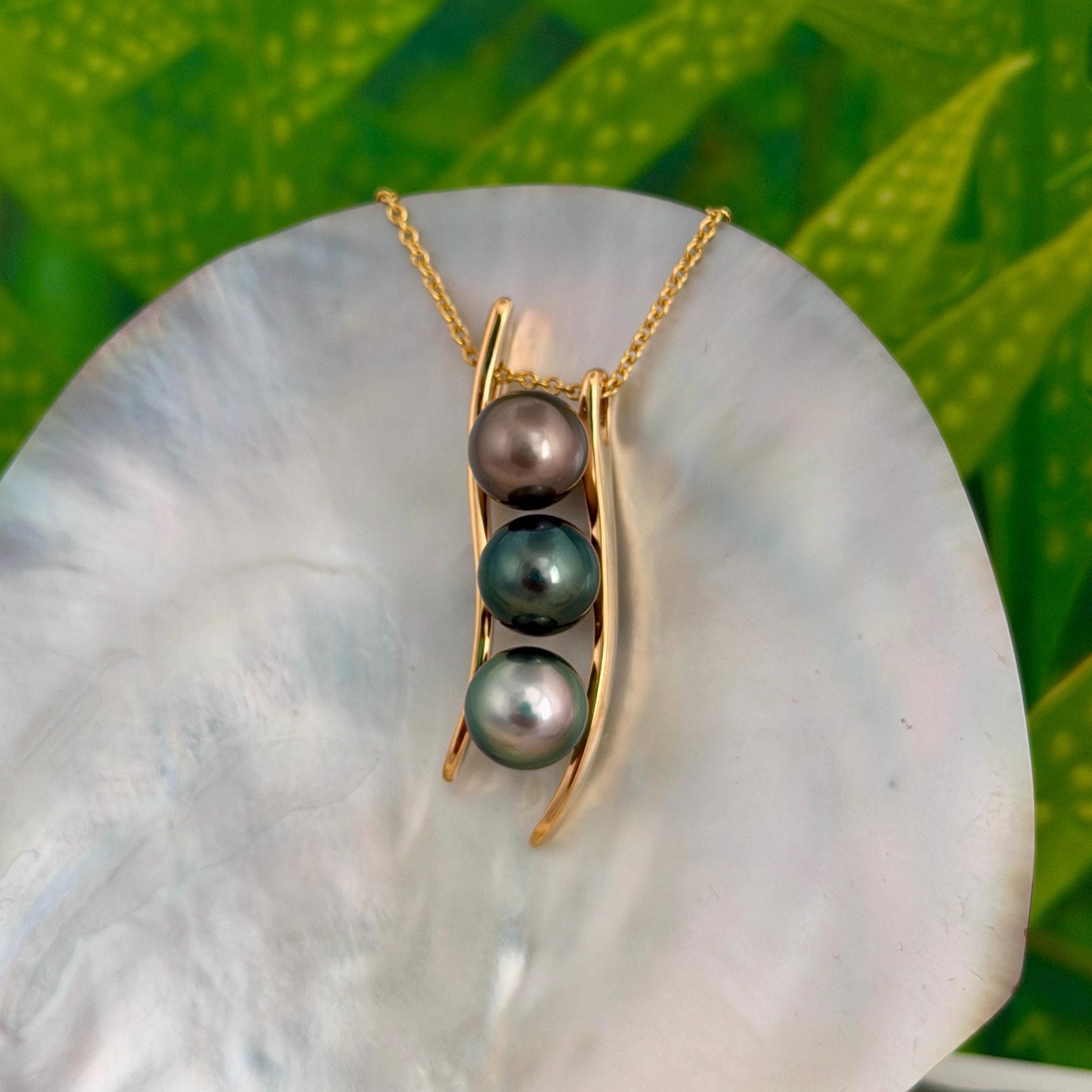 Triple Tahitian Pearl Necklace • RARE colorful pendant • Heavy Gold plated • Copper, Green, Peacock.
