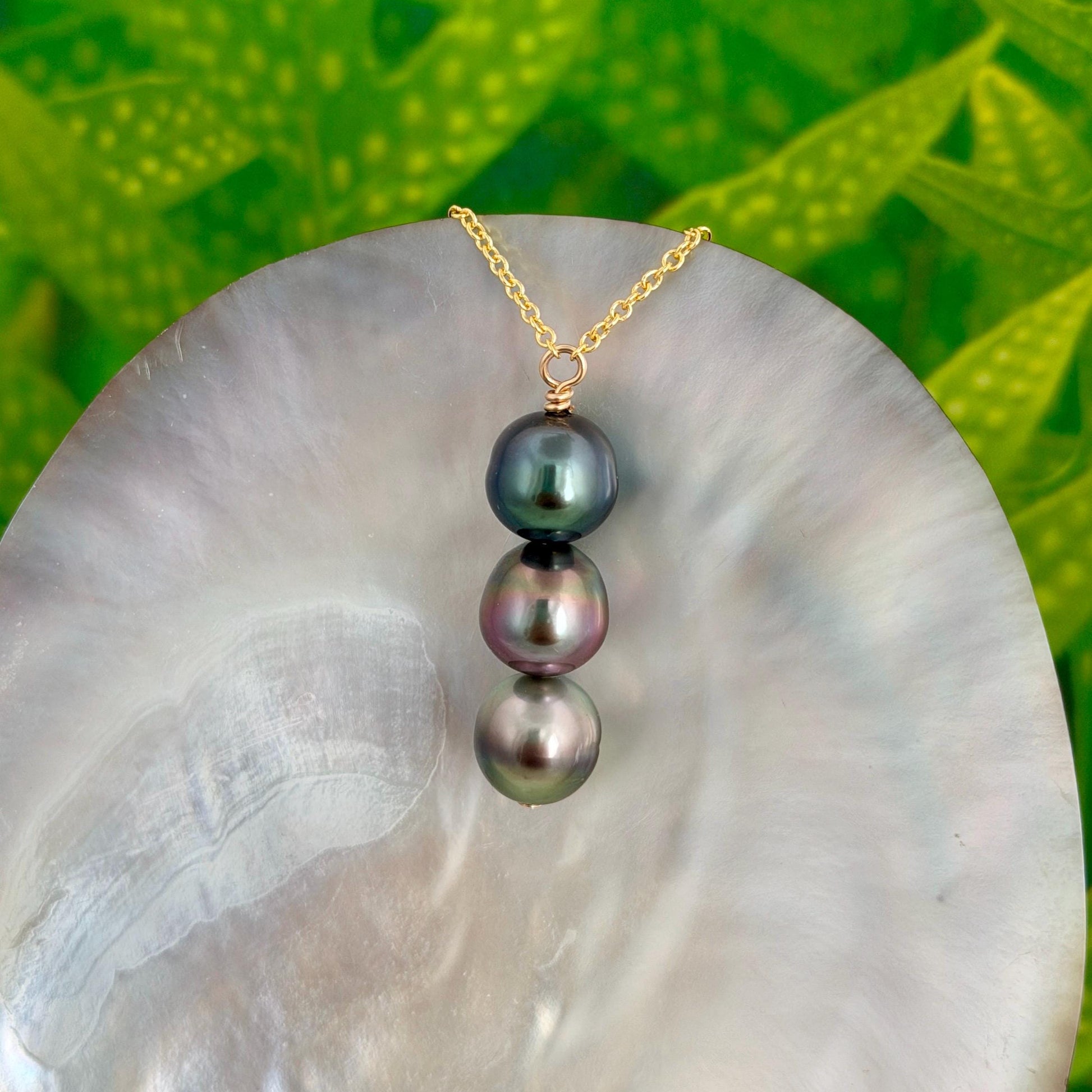 Tahitian Pearl Necklace • Triple • vertical bar • Blue, Aubergine pink, Pistachio • Gold filled