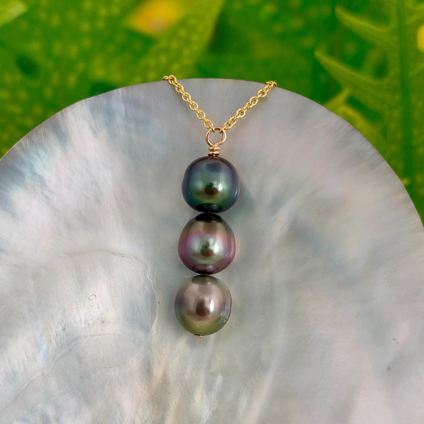 Tahitian Pearl Necklace • Triple • vertical bar • Blue, Aubergine pink, Pistachio • Gold filled