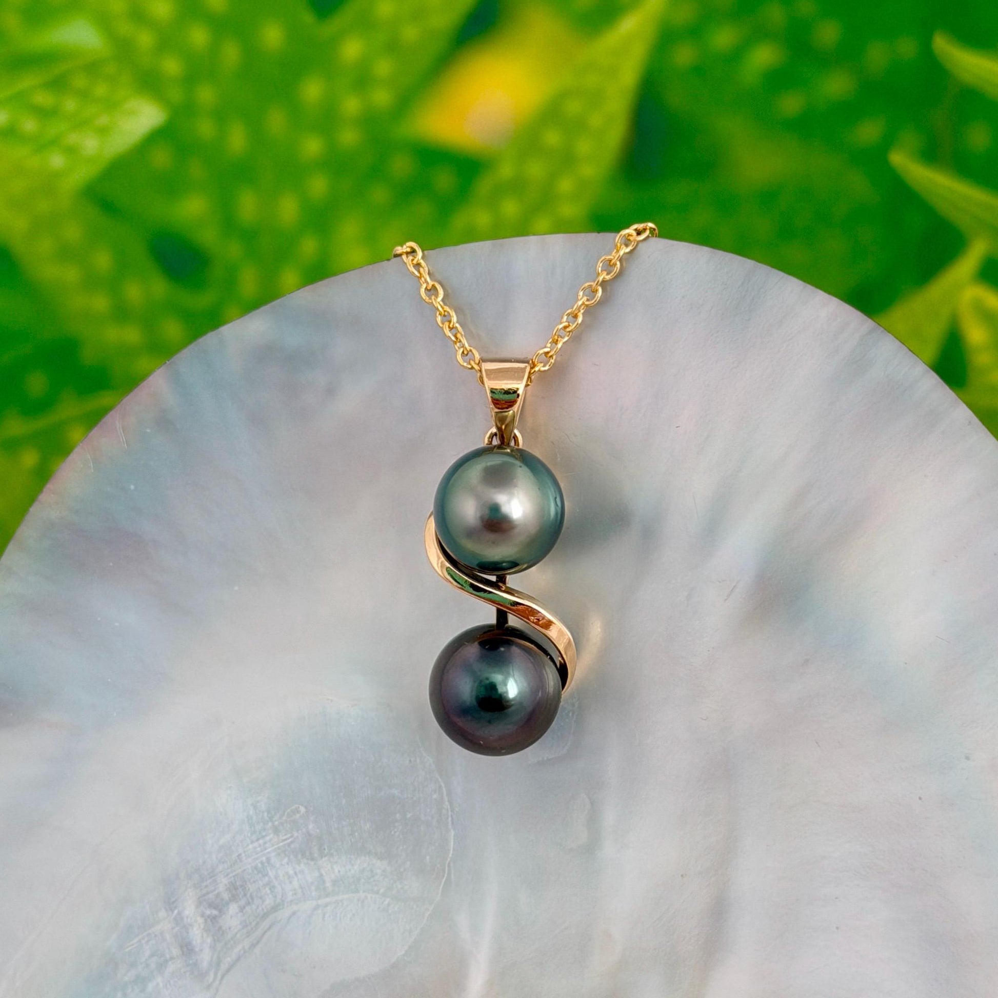 Tahitian Pearl Pendant • Green and Aubergine color • RARE Jewelry