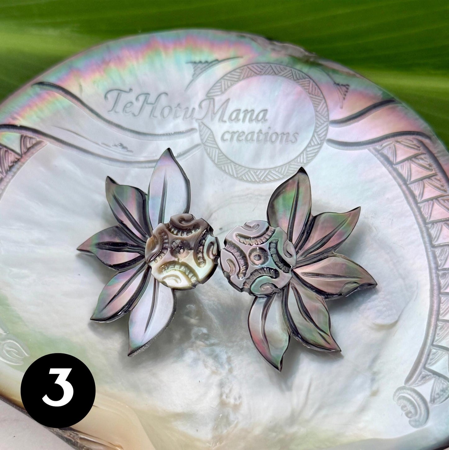 Mother of Pearl Shell earrings • Flower shape • Tropical