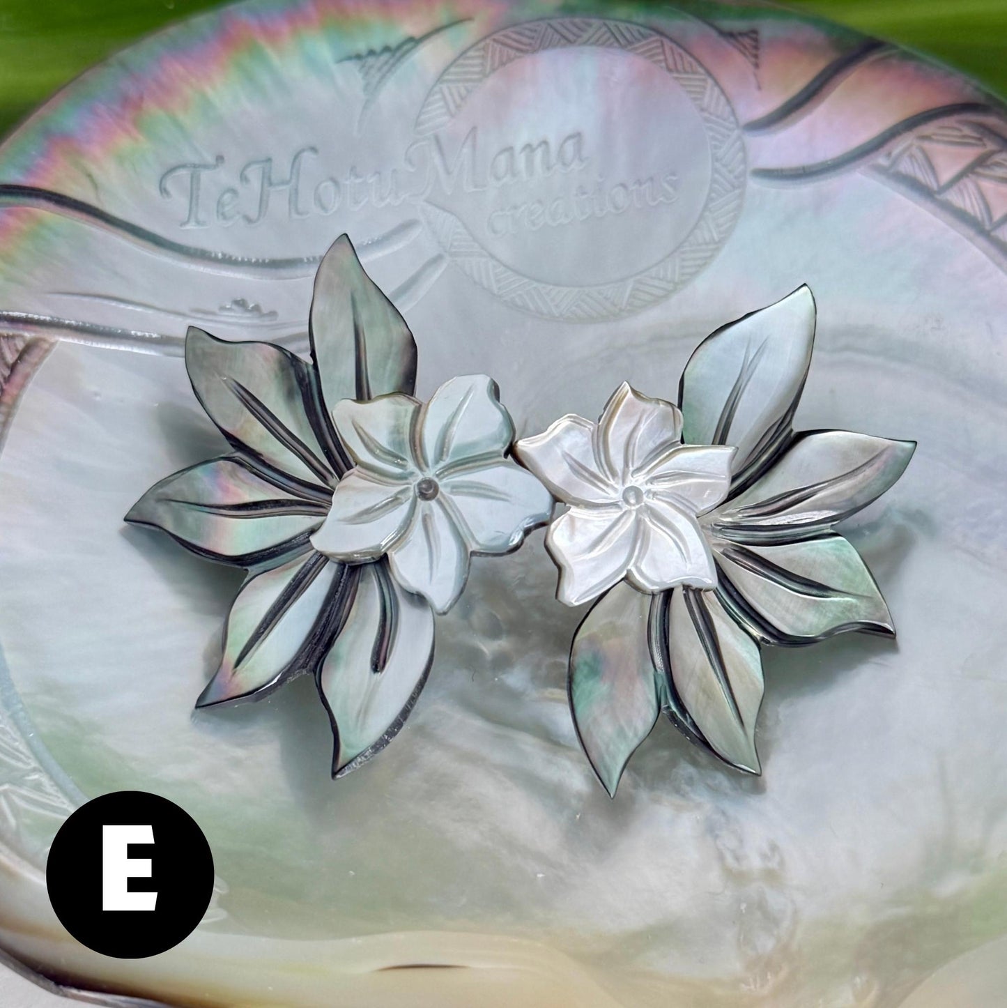 Mother of Pearl Shell earrings • Flower shape • Tropical • Carved jewelry
