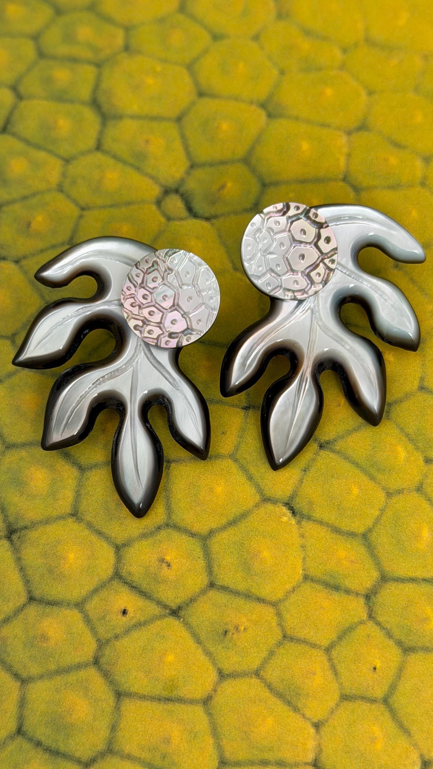 3 in 1 Mother of Pearl Shell earrings • Ulu shape • Tropical Breadfruit