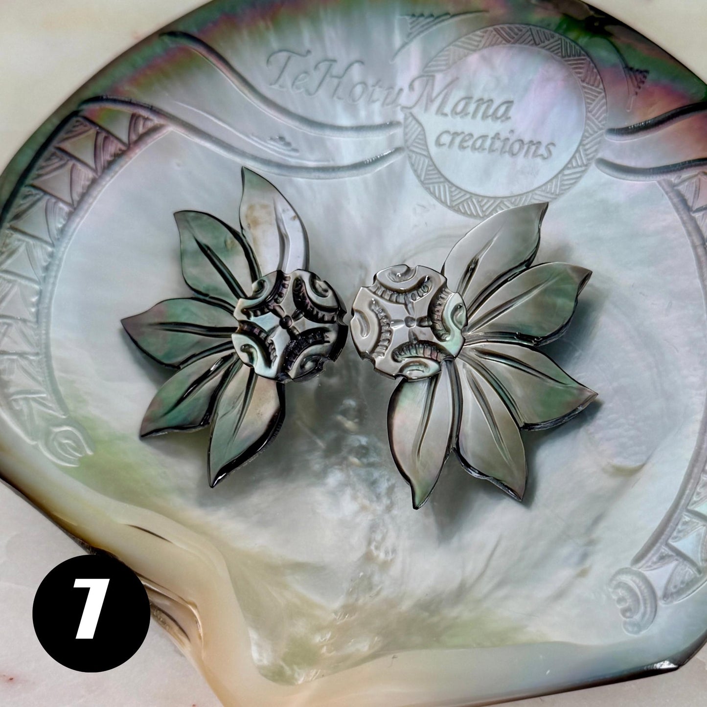 Mother of Pearl Shell earrings • Flower shape • Tropical
