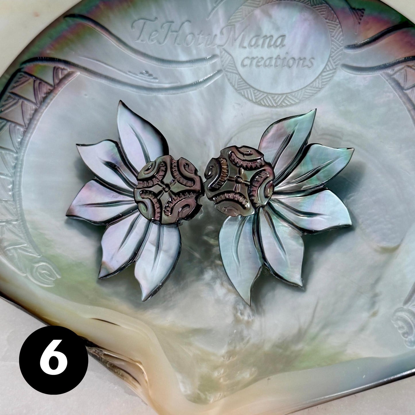 Mother of Pearl Shell earrings • Flower shape • Tropical