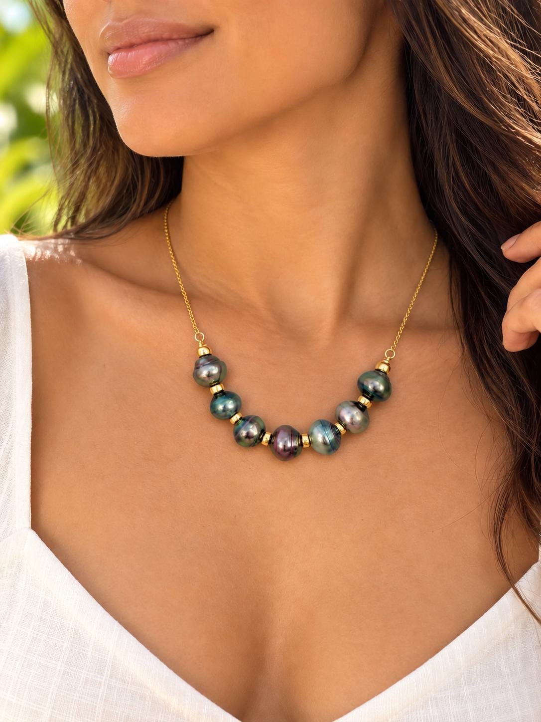 Tahitian Pearl necklace • Gold filled jewelry • Seven pearls • Vibrant colors • U design
