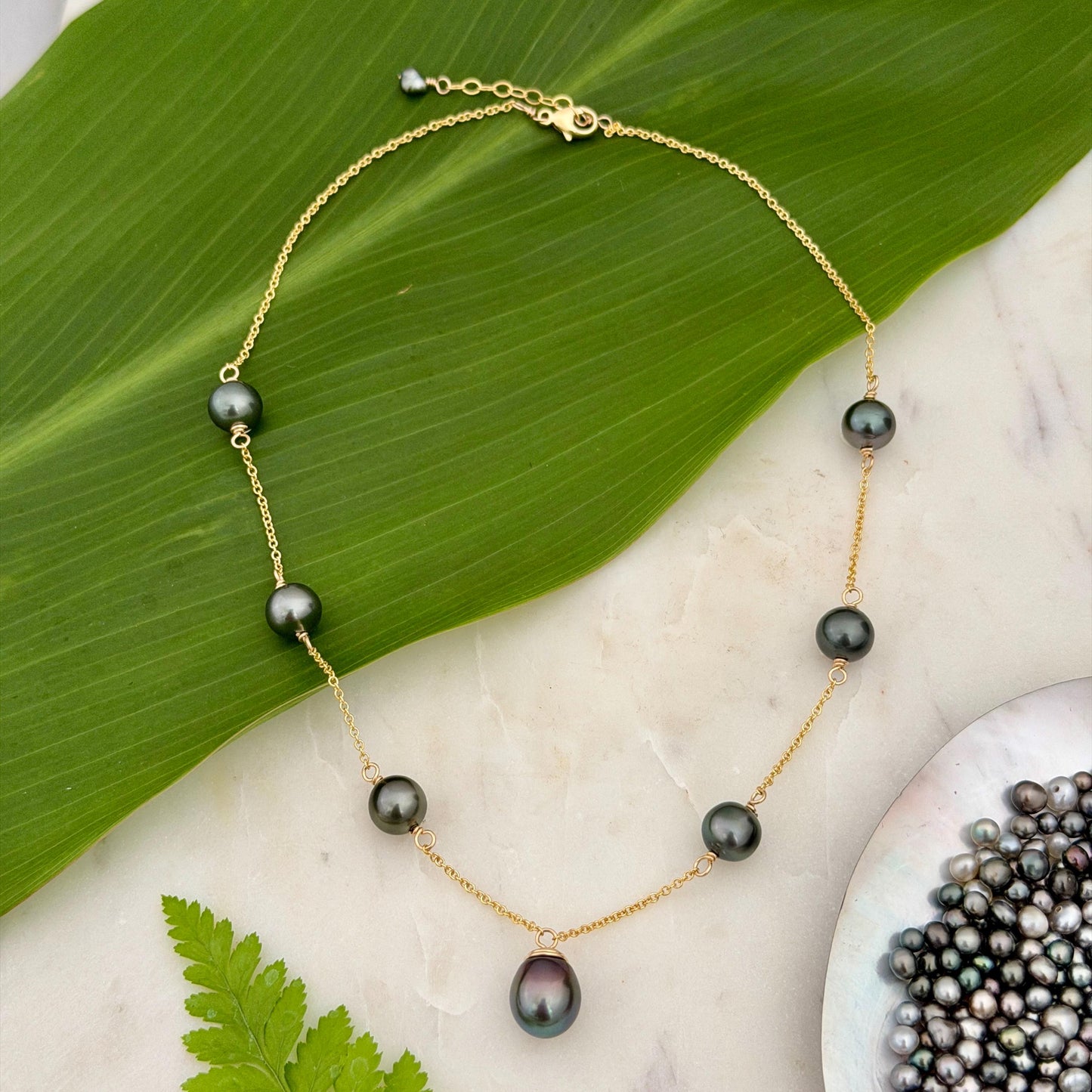 Tahitian pearl necklace • Linked pearls with drop pendant