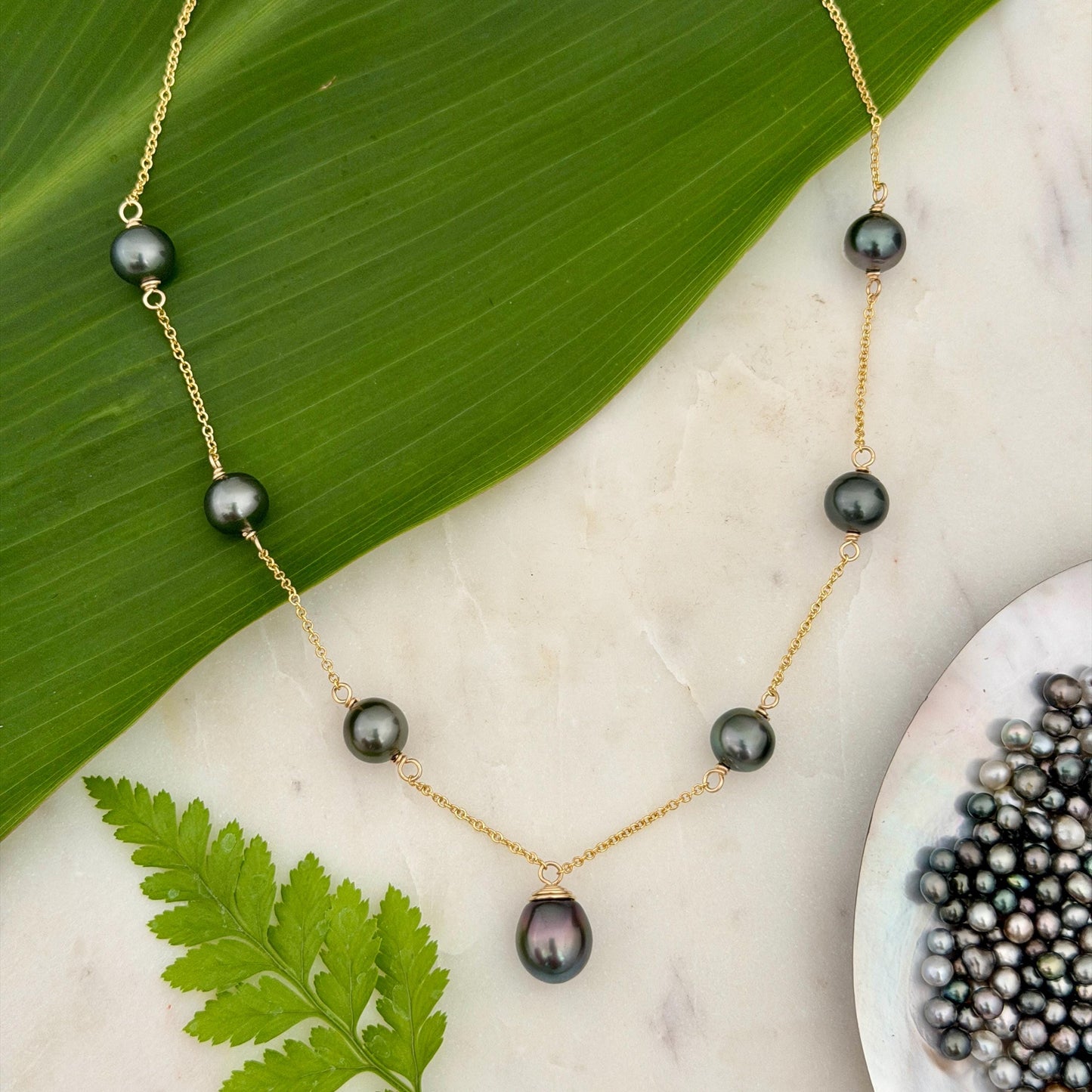 Tahitian pearl necklace • Linked pearls with drop pendant