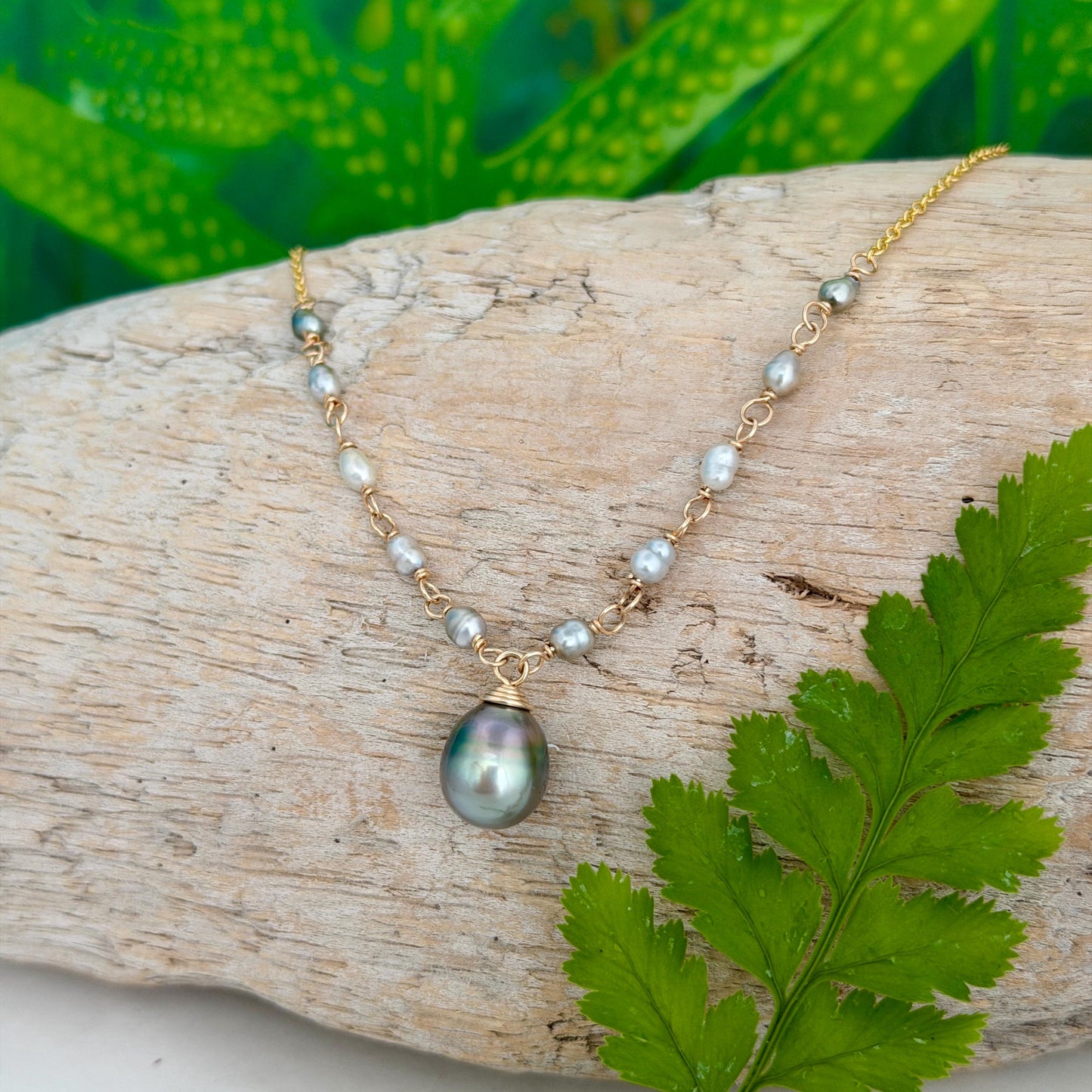 Tahitian Pearl & Keshi Necklace • Light Peacock color • Pink and Blue