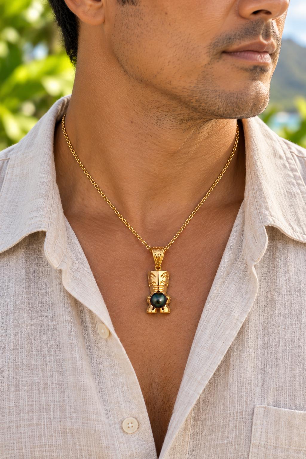Tahitian pearl necklace with Gold Tiki • Dark Green gem