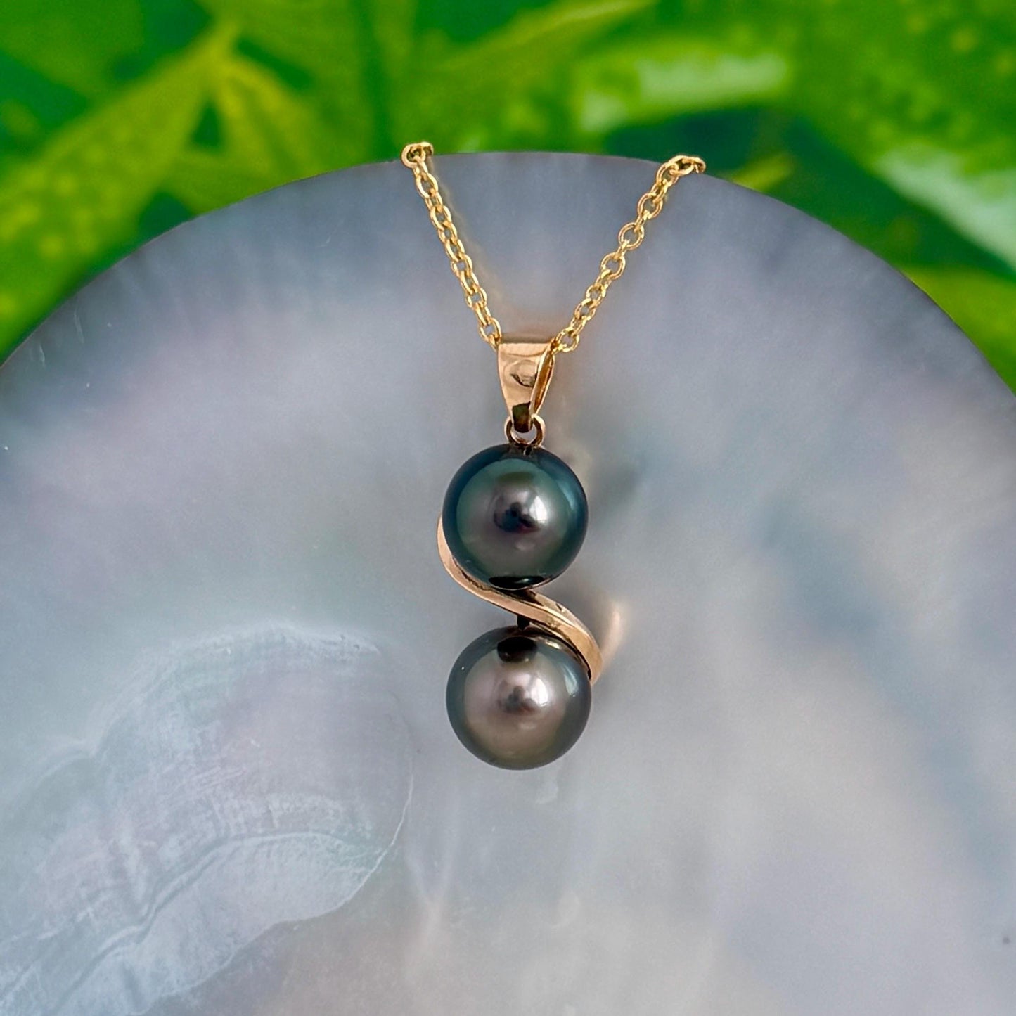 Tahitian Pearl Pendant • Green and Pink color • RARE Jewelry • Duo