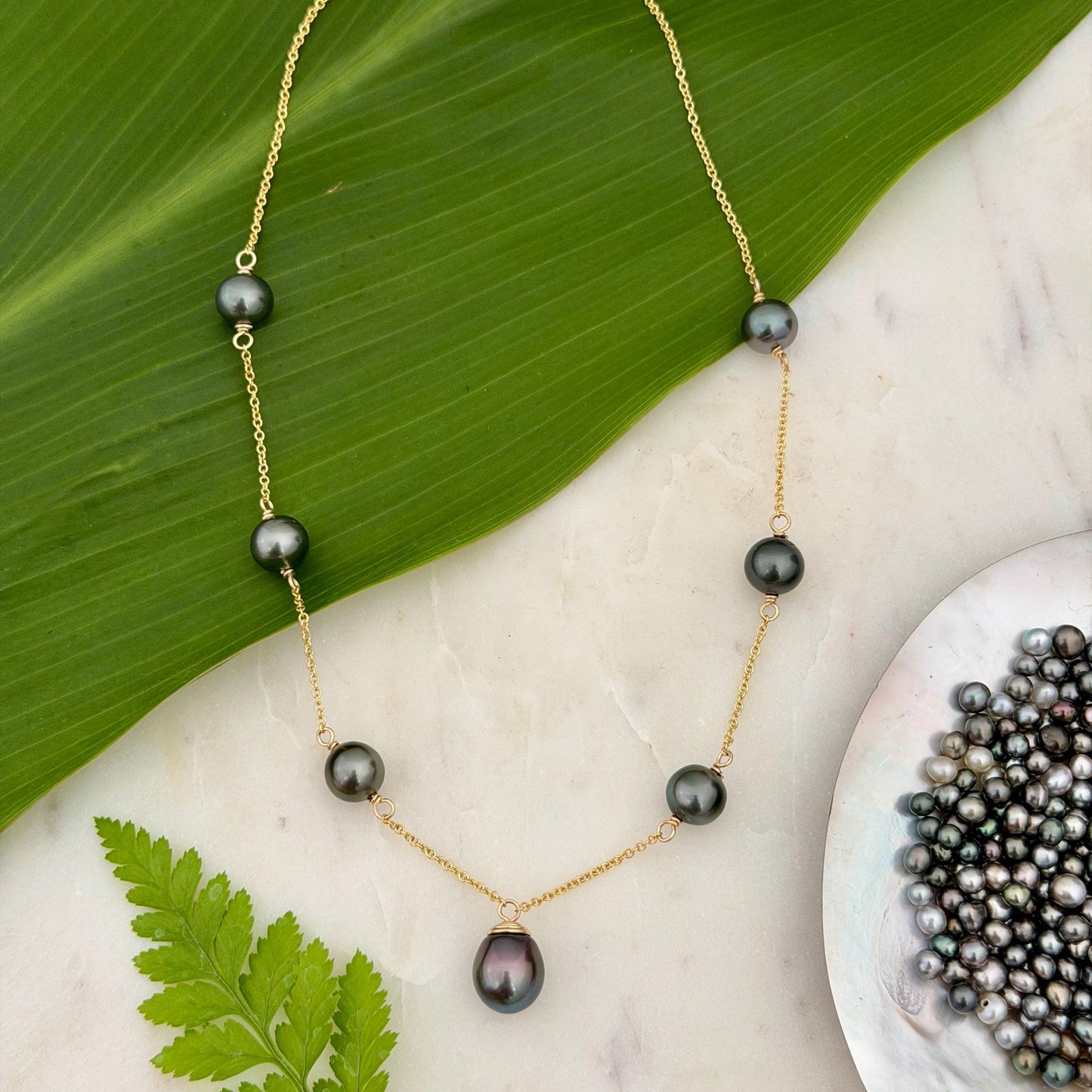 Tahitian pearl necklace • Linked pearls with drop pendant