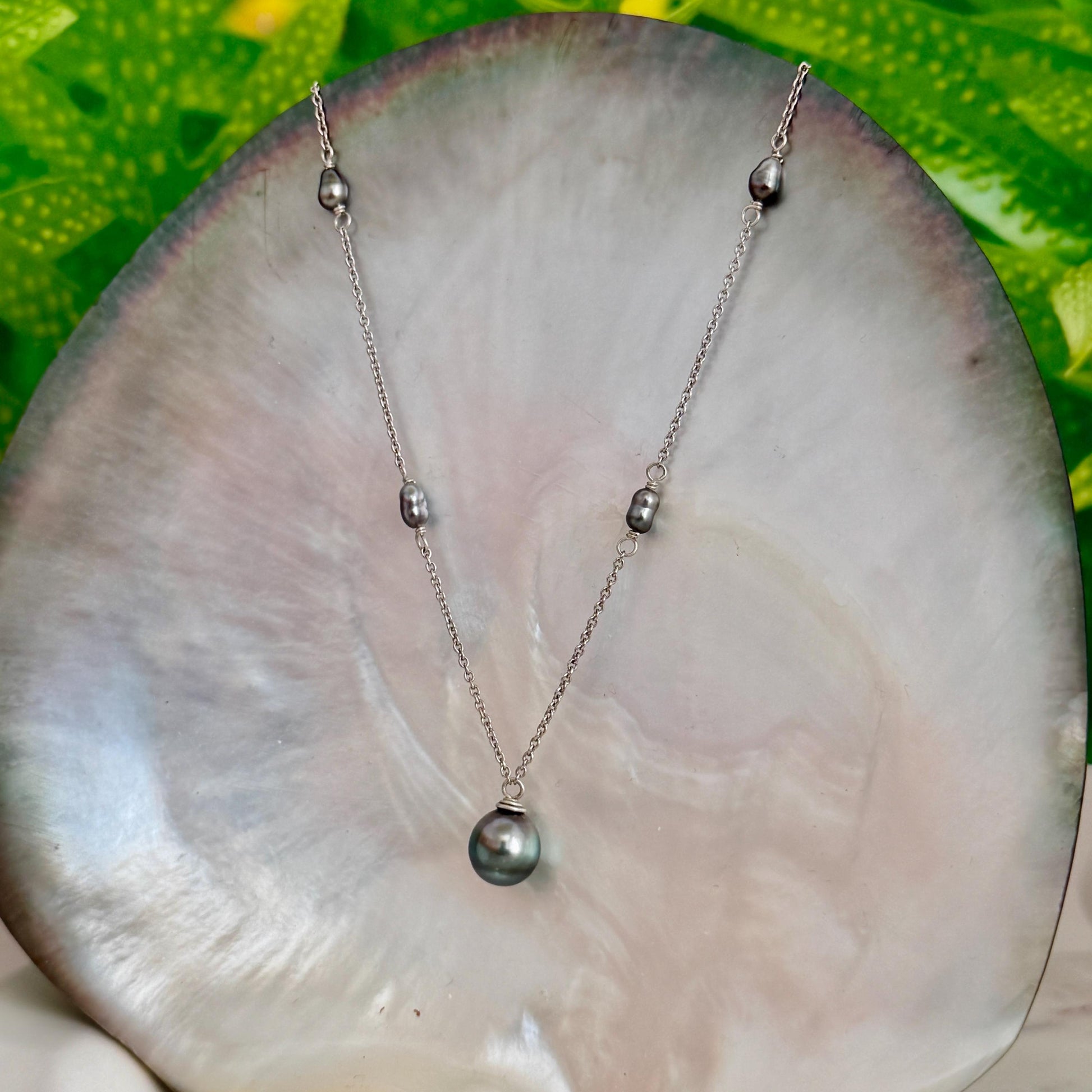 Tahitian pearl necklace • Keshi jewelry • Link chain • Sterling Silver • 10.3mm Light Peacock color