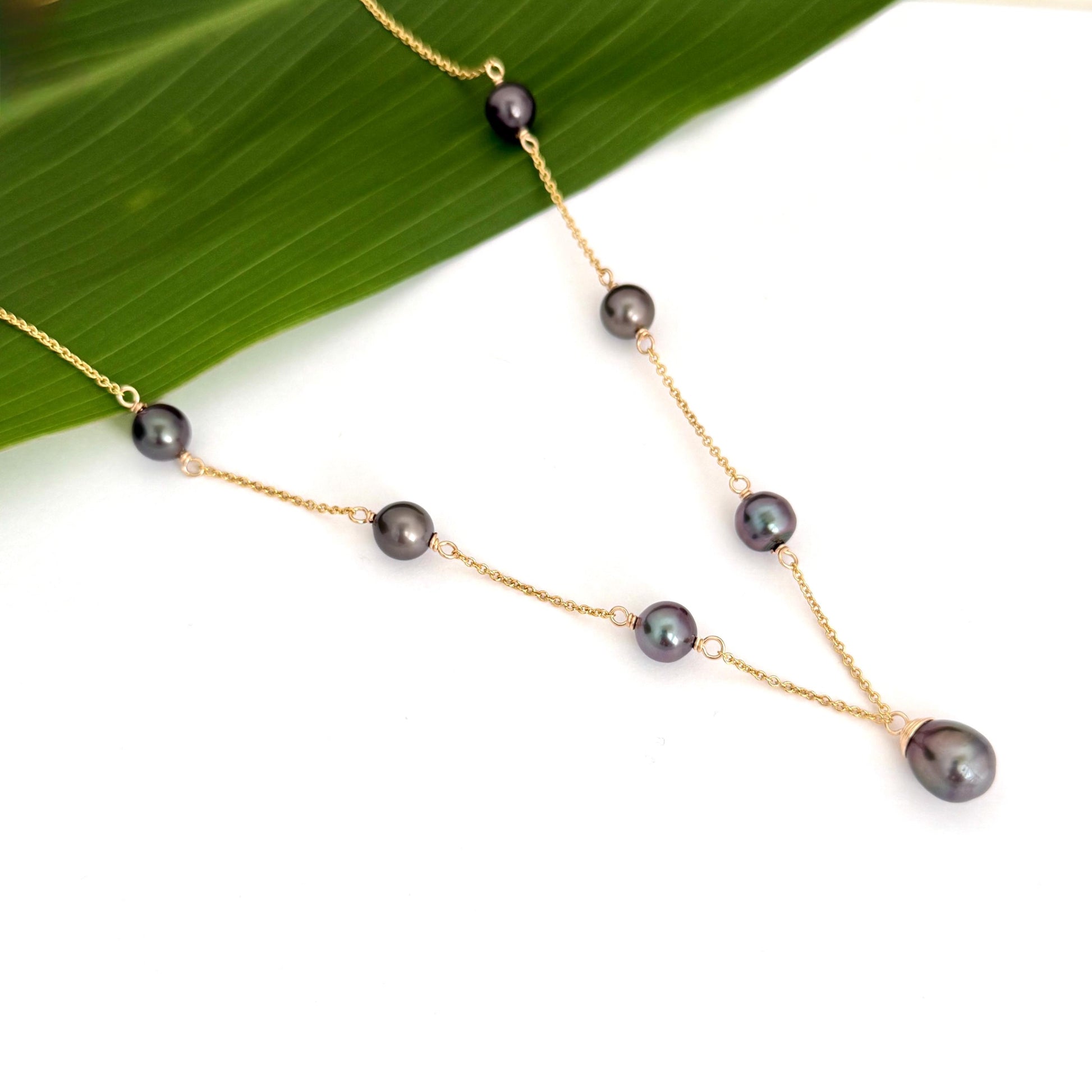 Tahitian pearl necklace • Linked pearls with drop pendant