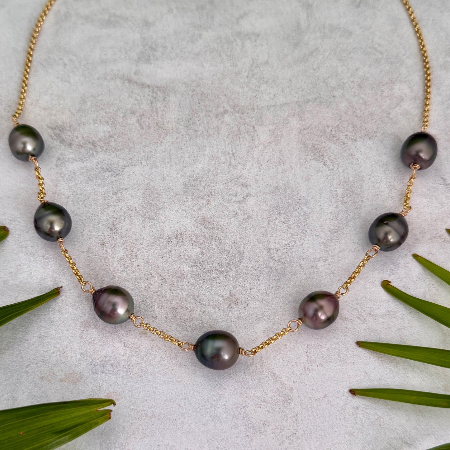 Tahitian pearl necklace • Gold filled Link chain • multicolor peacock, aubergine color