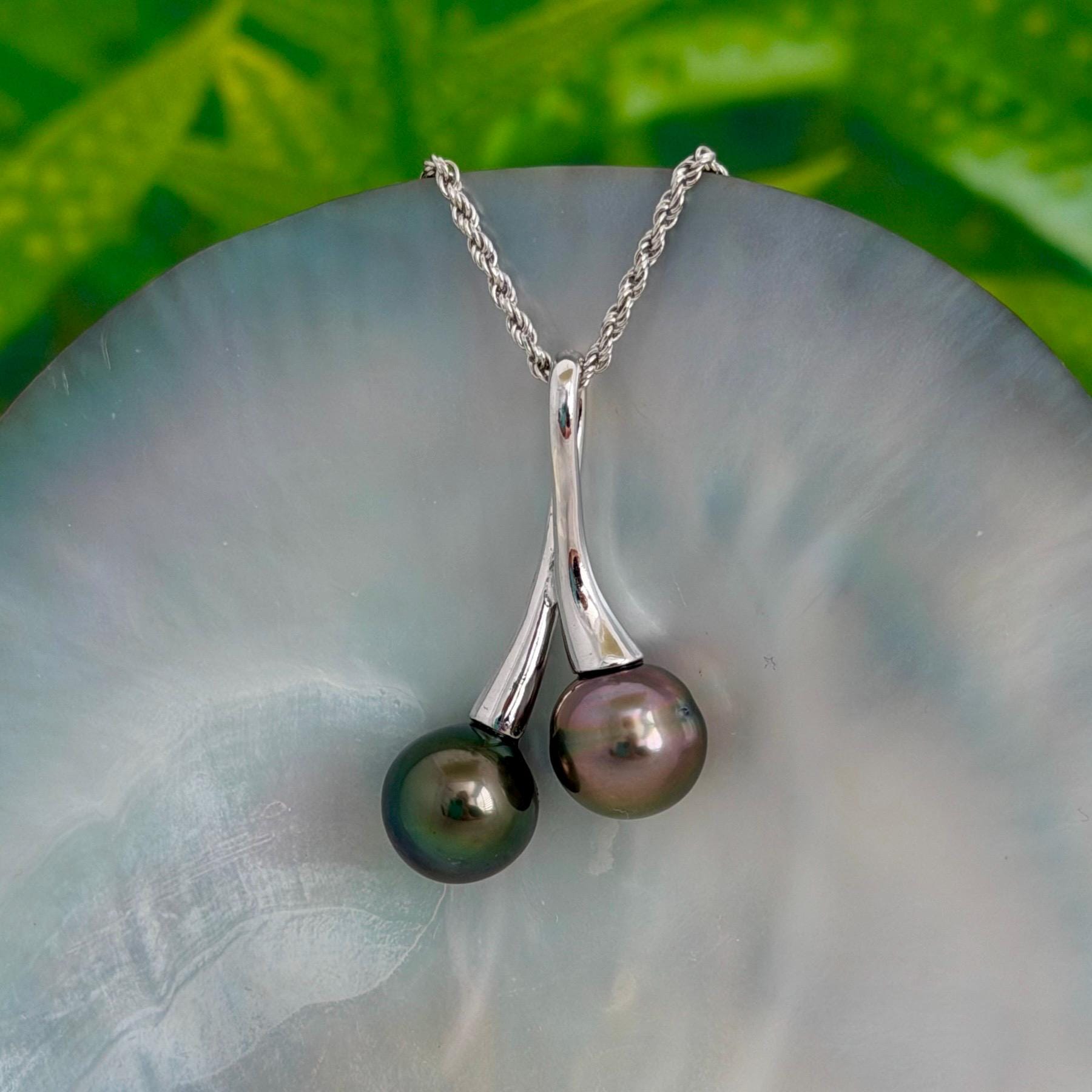 Tahitian pearl necklace • Double pendant • Silver Duo design • Green and Peacock Pink