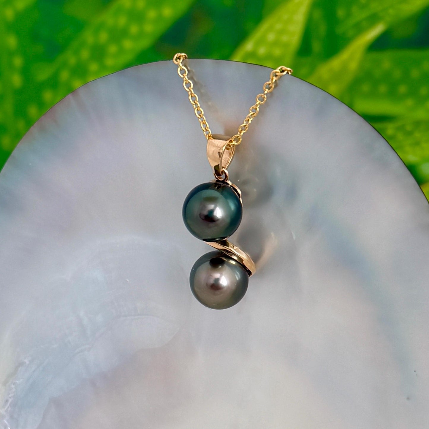 Tahitian Pearl Pendant • Green and Pink color • RARE Jewelry • Duo
