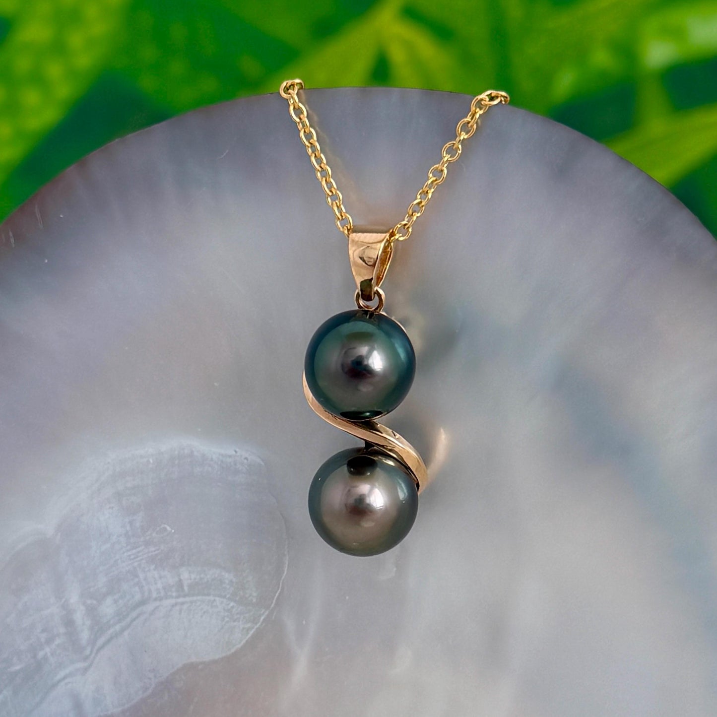 Tahitian Pearl Pendant • Green and Pink color • RARE Jewelry • Duo