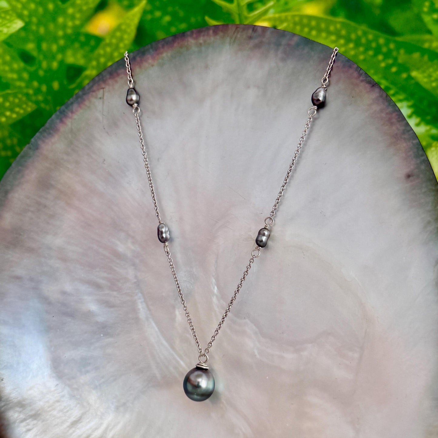Tahitian pearl necklace • Keshi jewelry • Link chain • Sterling Silver • 10.3mm Light Peacock color