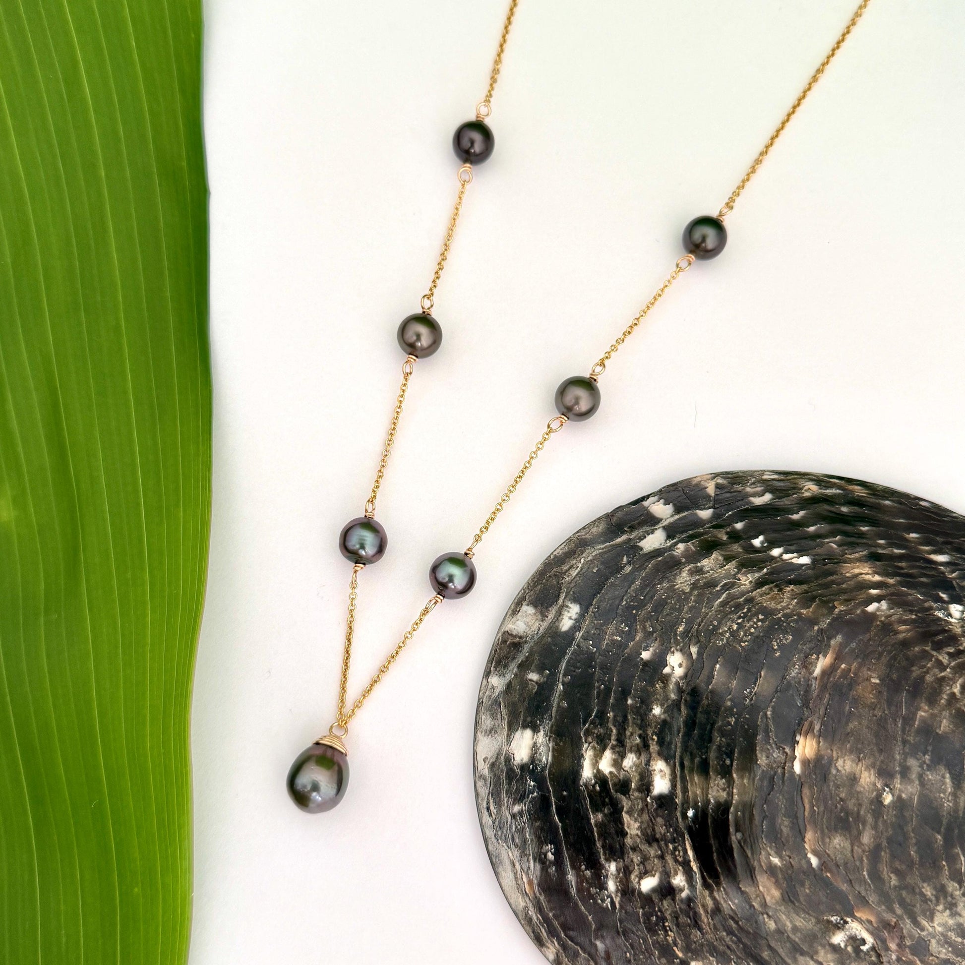 Tahitian pearl necklace • Linked pearls with drop pendant
