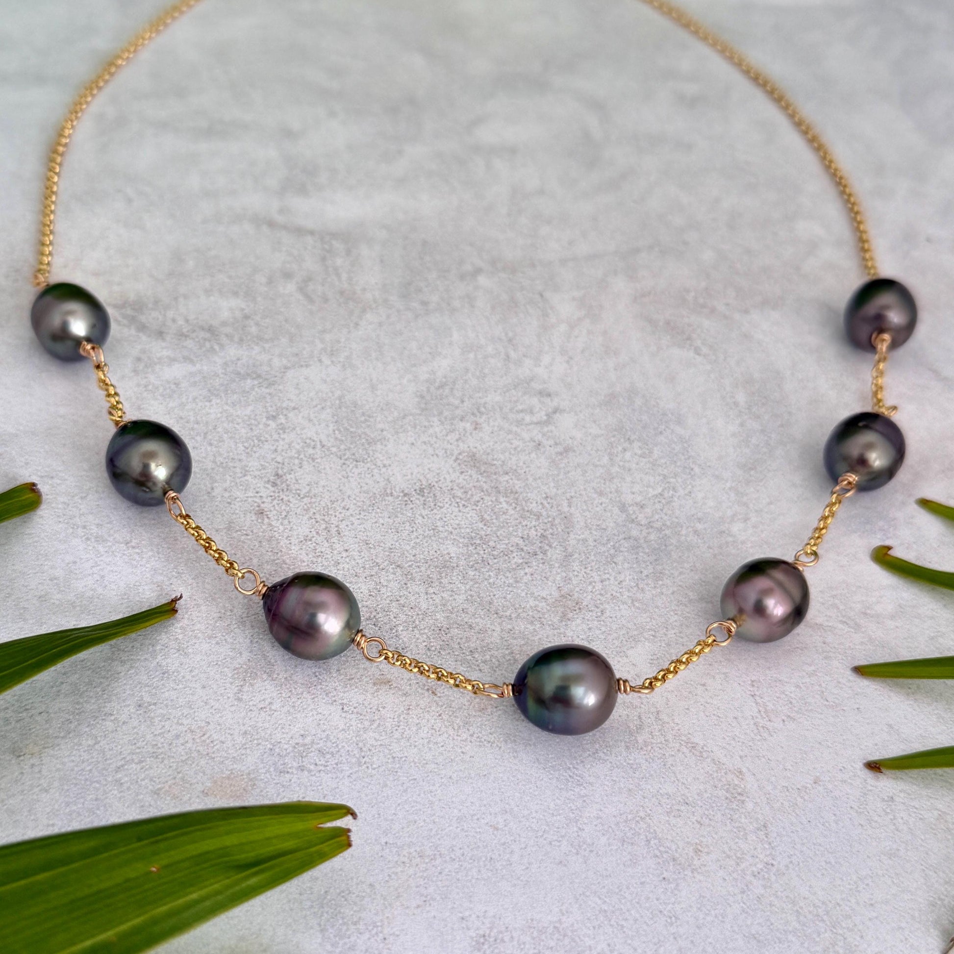 Tahitian pearl necklace • Gold filled Link chain • multicolor peacock, aubergine color