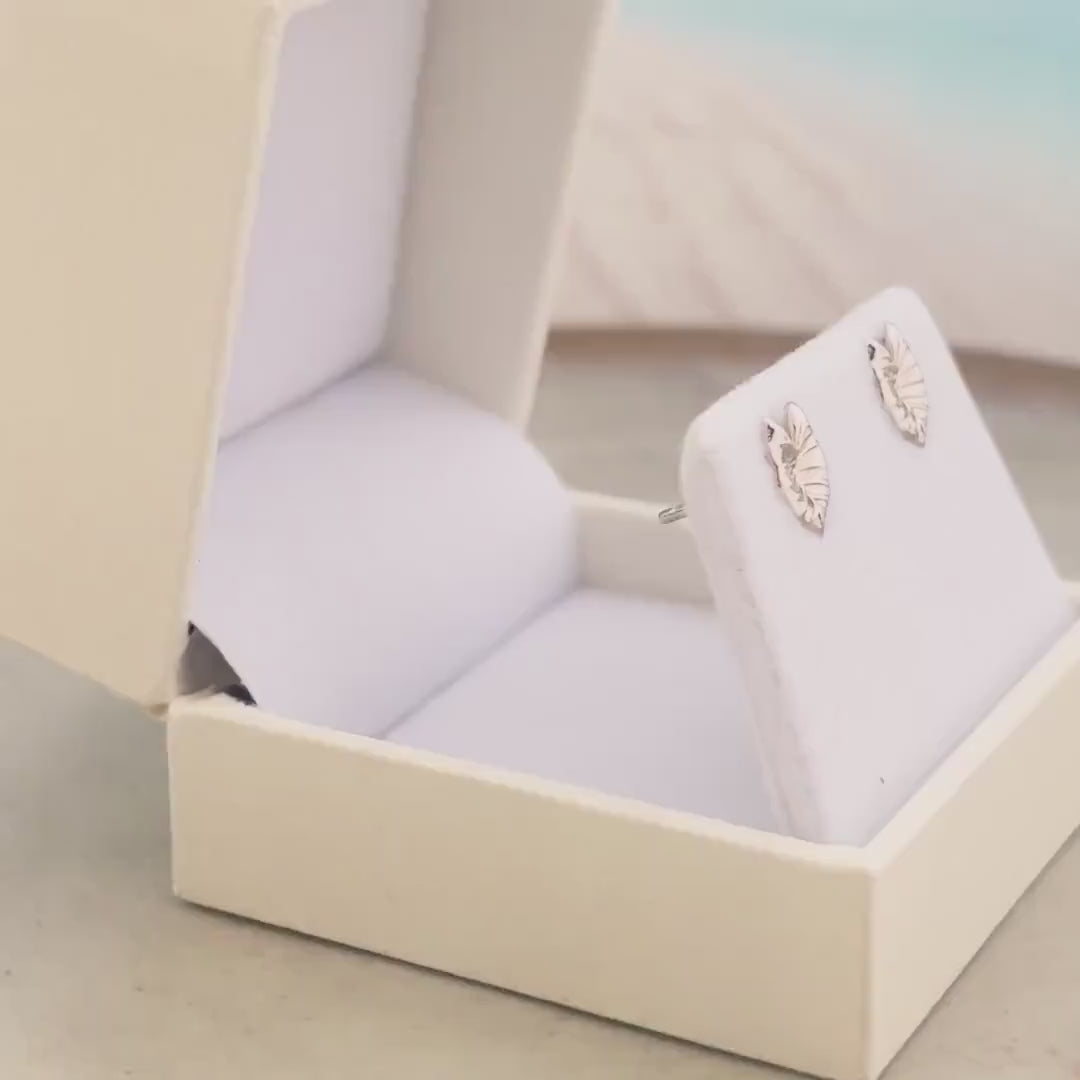 Kalo Leaf Earrings – Hawaiian Taro Studs, Nature-Inspired Jewelry, Tropical Elegance