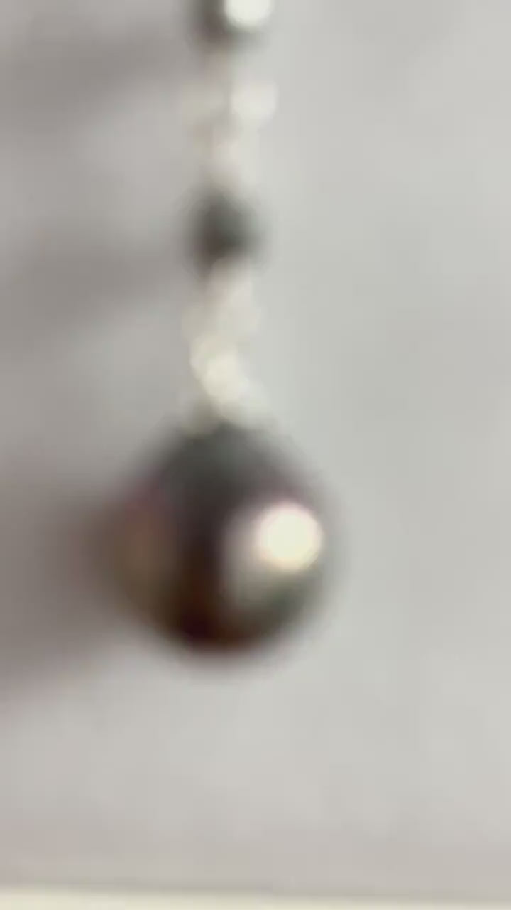 Tahitian pearl necklace • drop design with keshi pearls • Sterling silver or Gold filled