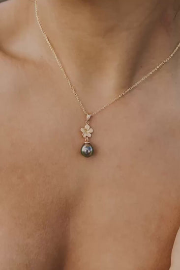 Tahitian pearl necklace - Plumeria Pendant • Gold vermeil • Tropical jewelry