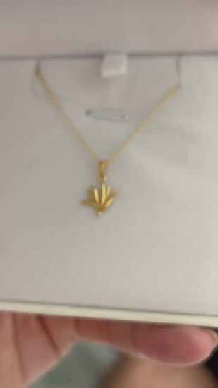 Bird of Paradise Necklace – Tropical Flower Pendant, Minimalist Hawaiian Jewelry, Elegant Gift